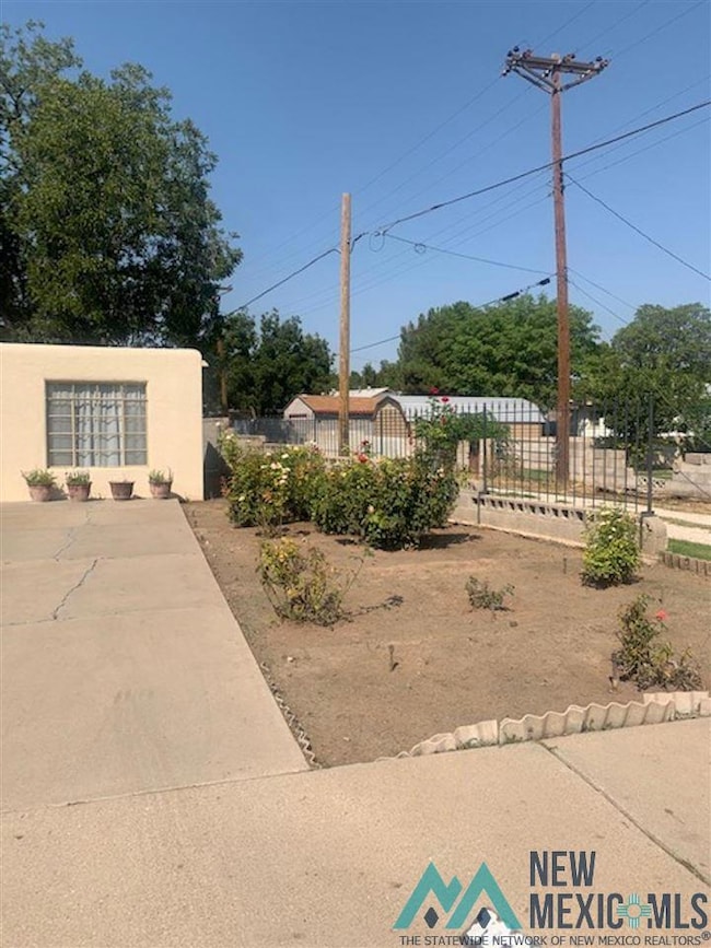 1027 N 6th St, Carlsbad, NM 88220 - photo 3