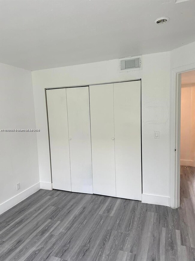 6921 Pembroke Rd unit 6921, Pembroke Pines, FL 33023 - photo 4