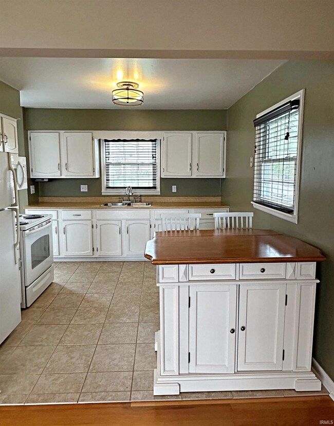 480 N 1300 E, Loogootee, IN 47553 - photo 4