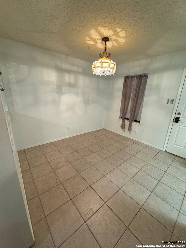 305 S Archer St unit B2, Beeville, TX 78102 - photo 2