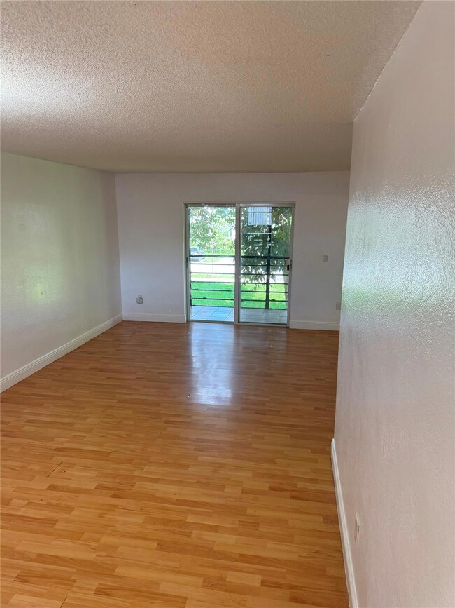 851 NE 209th Terrace unit 202, Miami, FL 33179 - photo 6