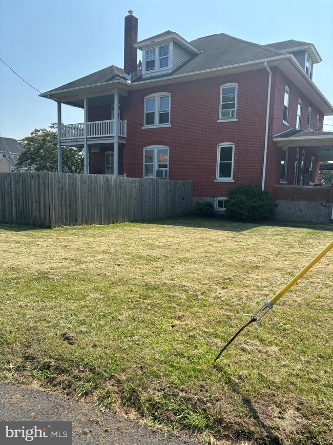 29 N 9th St, Perkasie, PA 18944 - photo 2