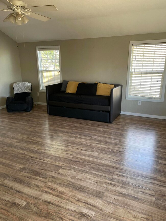 Living rm (2)