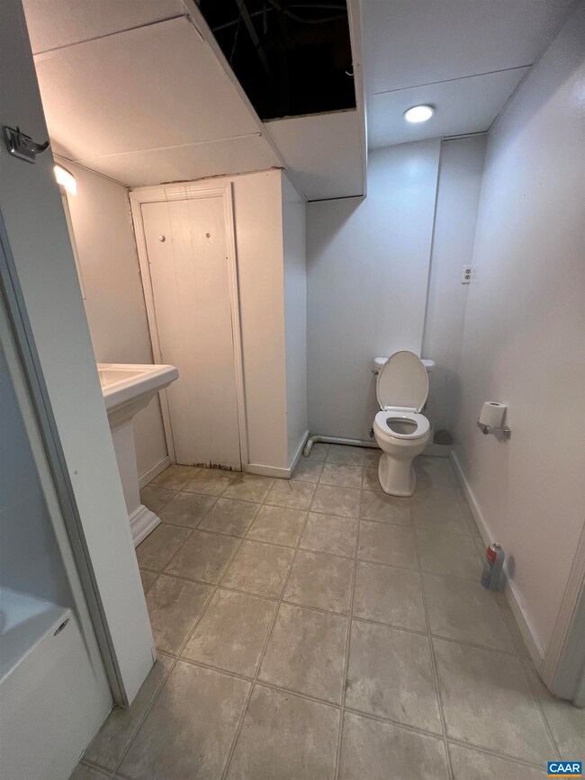 2418 Angus Rd unit B, Charlottesville, VA 22901 - photo 7