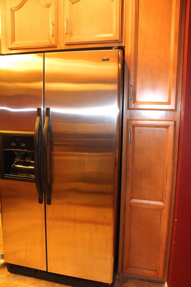 32 Hemlock Ct unit 140, Staten Island, NY 10309 - photo 4