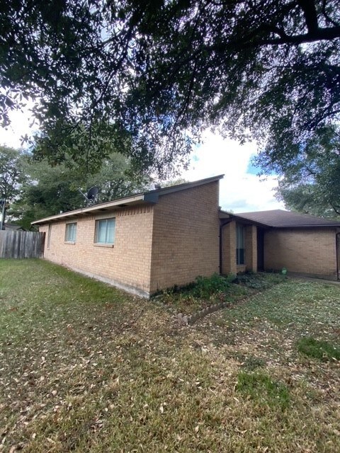 14127 Magnolia Springs Dr, Houston, TX 77066 - photo 4