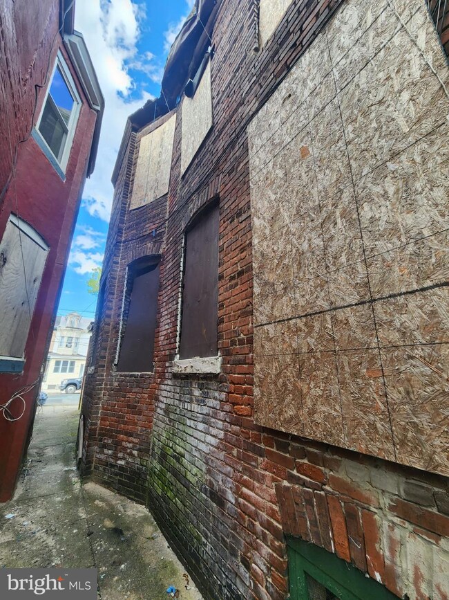 431 W Hanover St, Trenton, NJ 08618 - photo 4