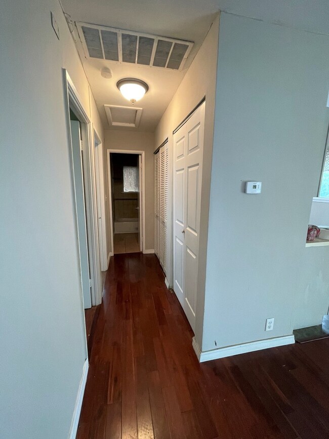 101 Sparrow Rd, Carpentersville, IL 60110 - photo 6