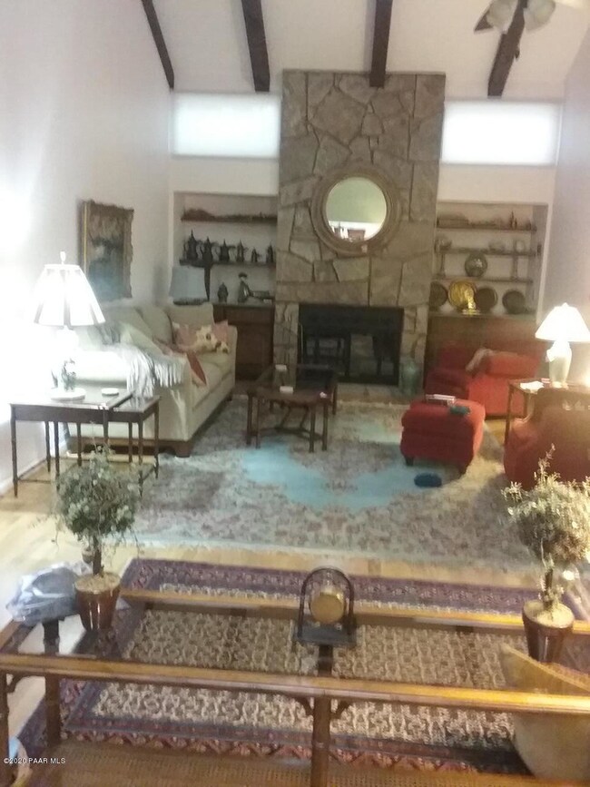 coyote-living rm(1)