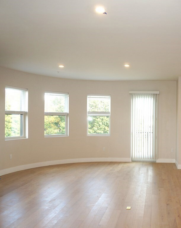 99 Moody St unit 5, Waltham, MA 02453 - photo 5