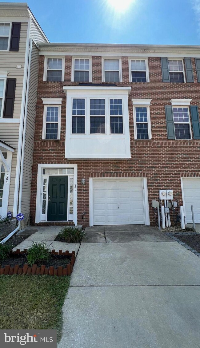605 Trout Run Ct, Odenton, MD 21113 - photo 2
