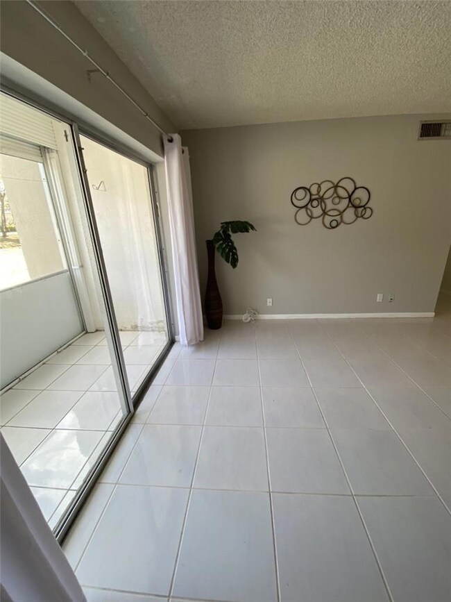 21 Jacaranda Dr unit 124, Plantation, FL 33324 - photo 3