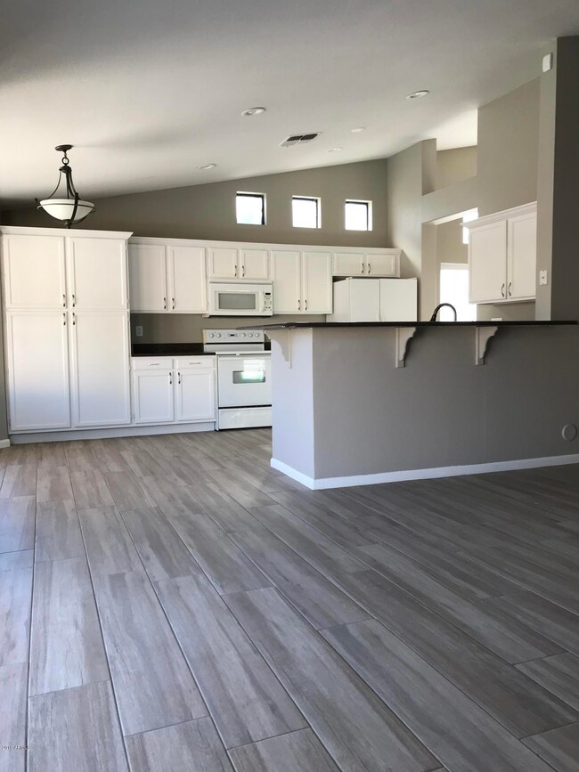 1309 N Laveen Dr, Chandler, AZ 85226 - photo 6