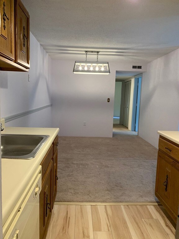 36 Walden Dr unit 17, Natick, MA 01760 - photo 5