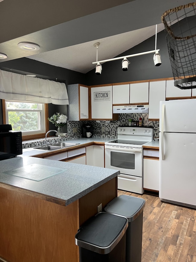 1433 Glenridge Dr, Prescott, WI 54021 - photo 7