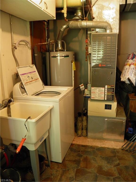 2583 E 39th St, Lorain, OH 44055 - photo 3