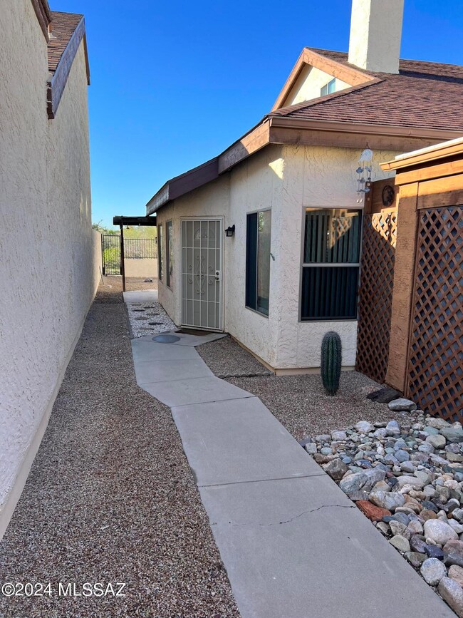 4961 W Doria Dr, Tucson, AZ 85742 - photo 3