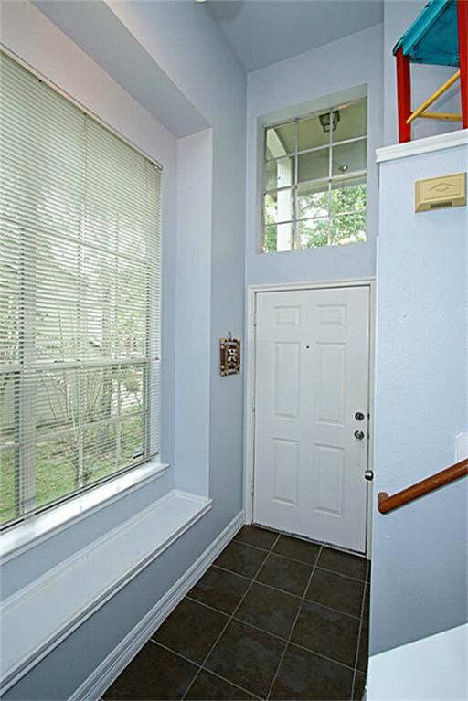 114 N Walden Elms Cir, Spring, TX 77382 - photo 2