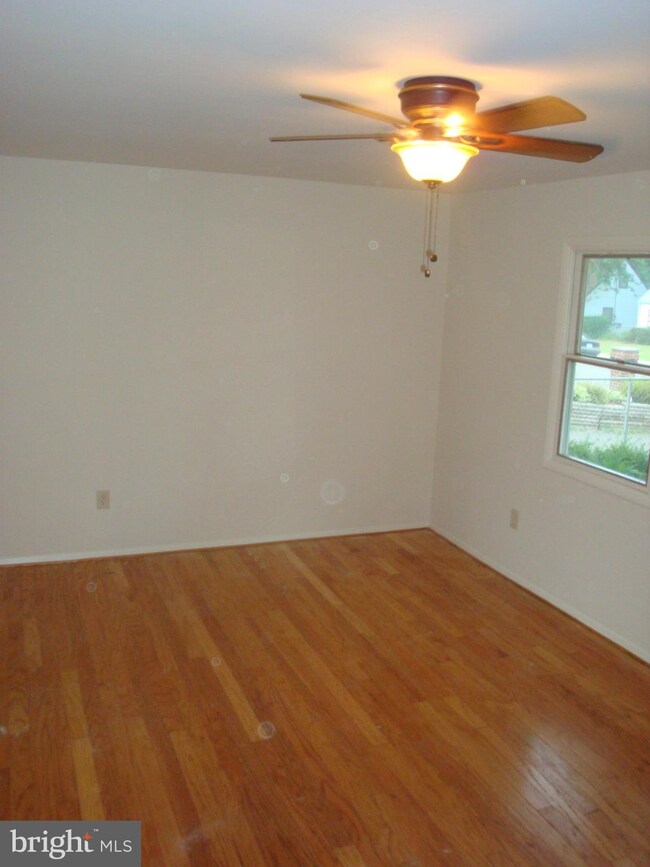 133 Martin Dr, Manassas Park, VA 20111 - photo 3