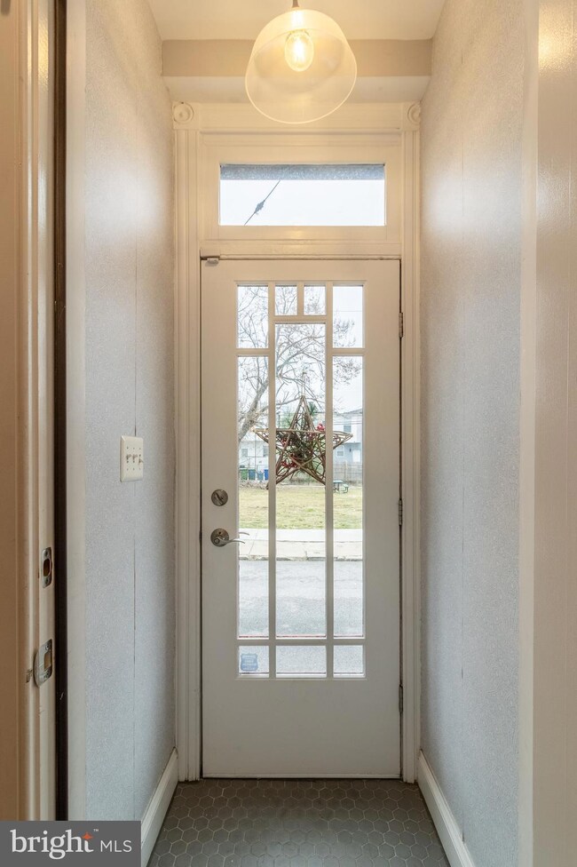 917 N Bradford St, Baltimore, MD 21205 - photo 4