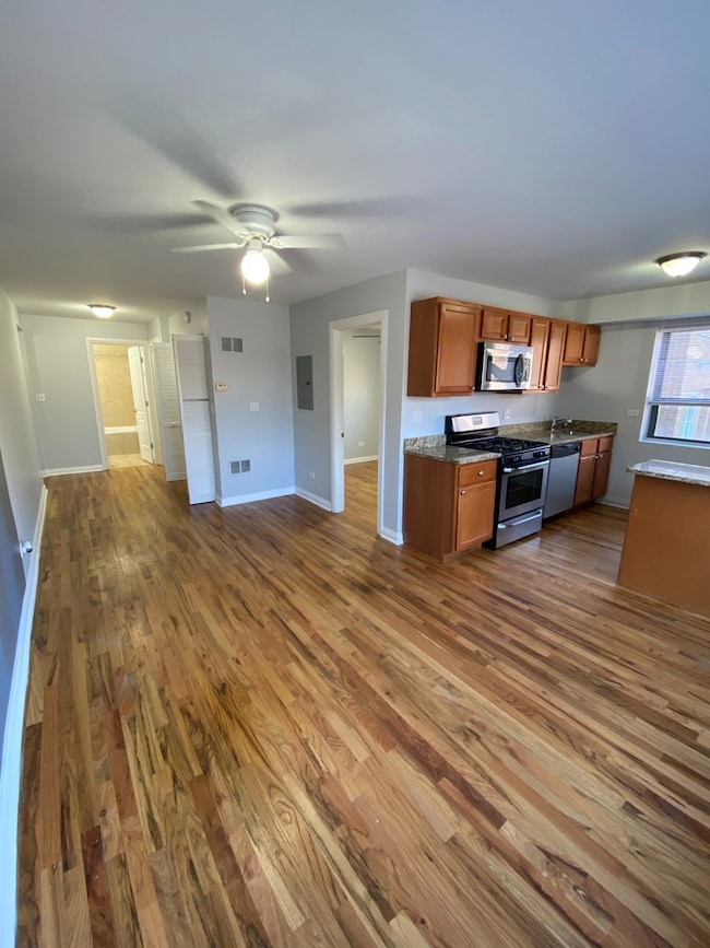 7616 N Marshfield Ave unit 509, Chicago, IL 60626 - photo 2