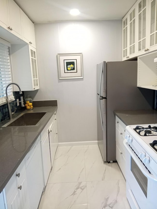 315 E Stevens Rd unit 4, Palm Springs, CA 92262 - photo 3