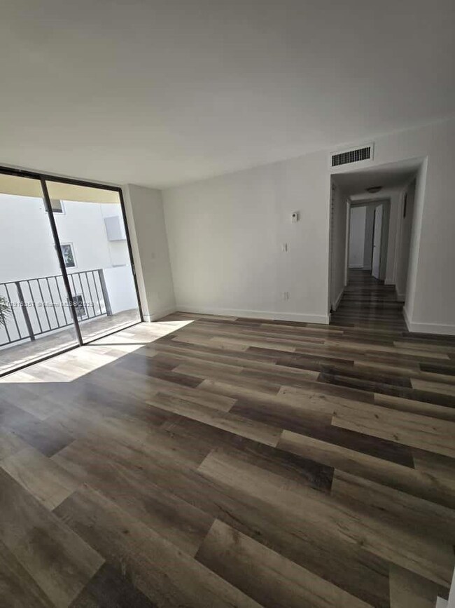 1673 Bay Rd unit 301, Miami Beach, FL 33139 - photo 4