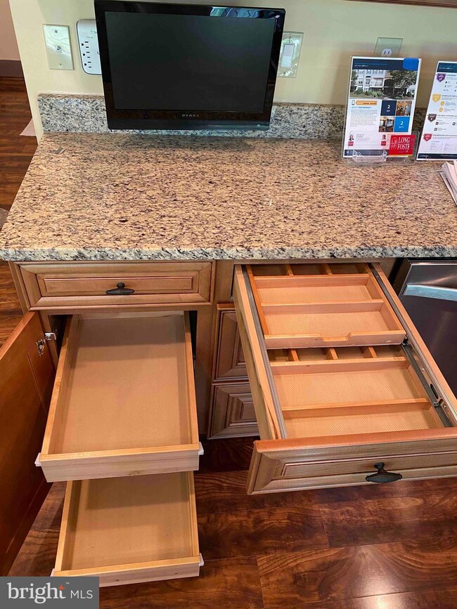 8222 Winstead Place unit 203, Manassas, VA 20109 - photo 5