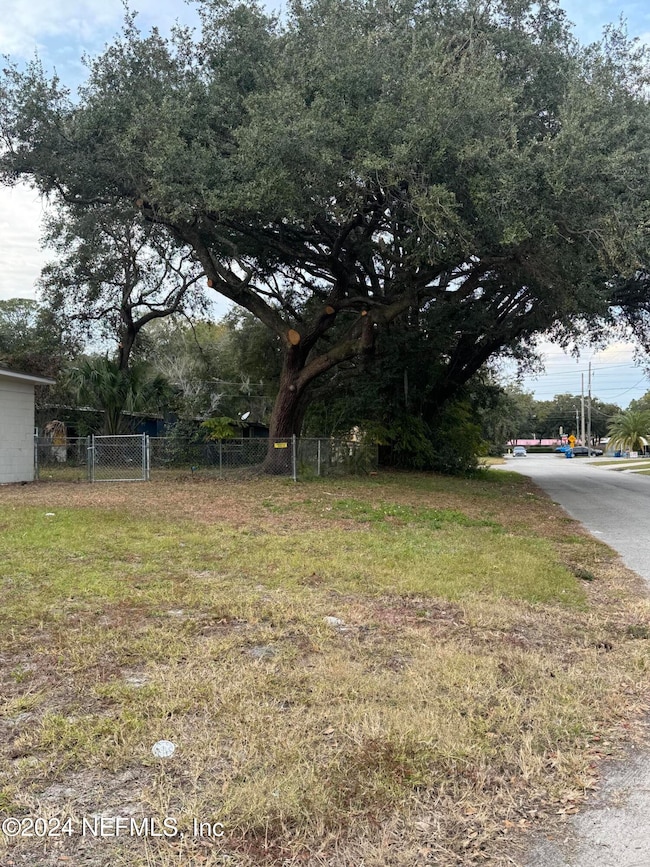 5719 Marlin Ct, Jacksonville, FL 32277 - photo 2