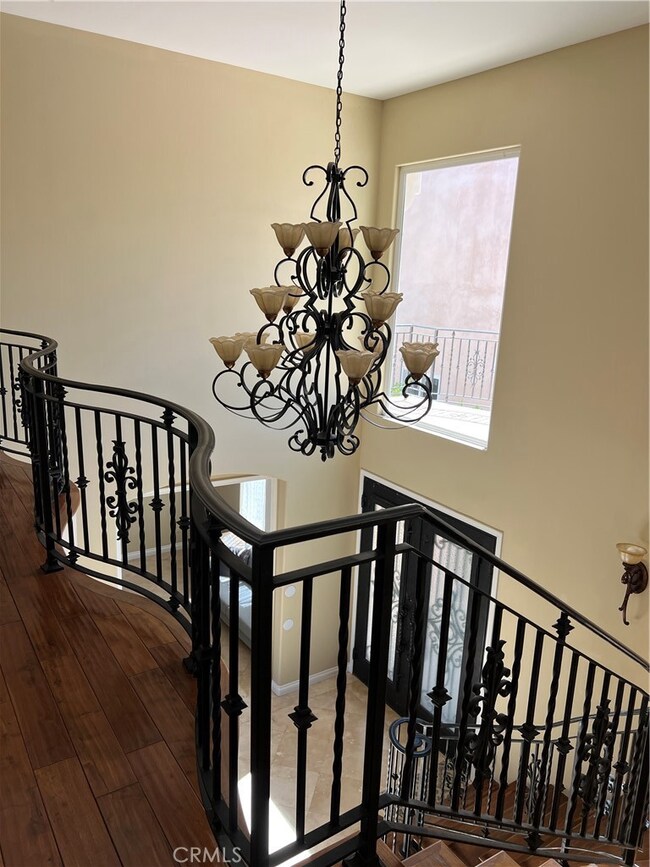 5165 Calatrana Dr, Woodland Hills, CA 91364 - photo 7