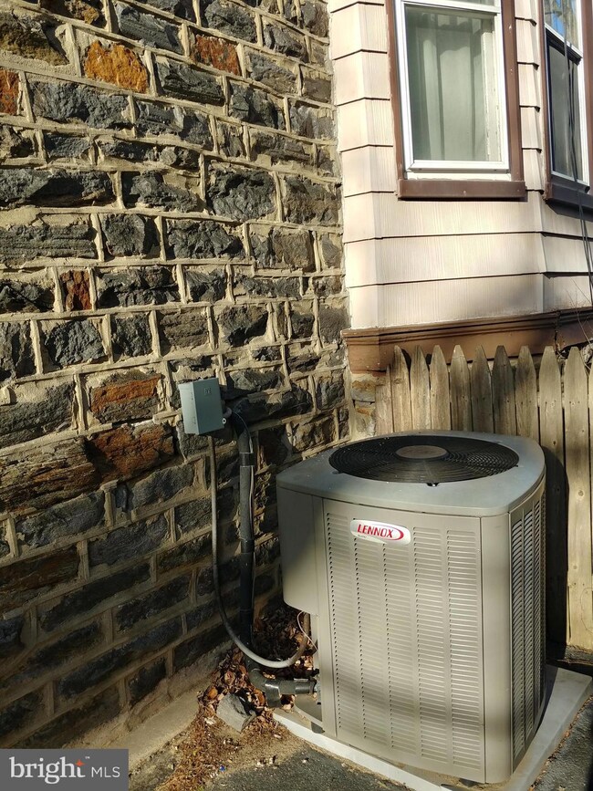 205 N Maple Ave, Lansdowne, PA 19050 - photo 4