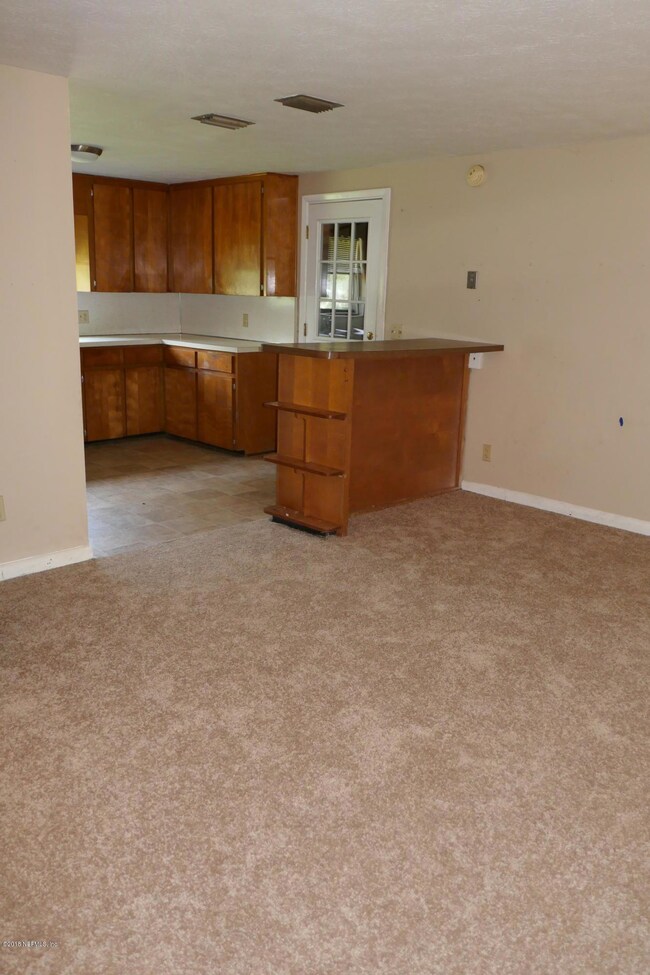 2809 Synhoff Dr W, Jacksonville, FL 32216 - photo 5