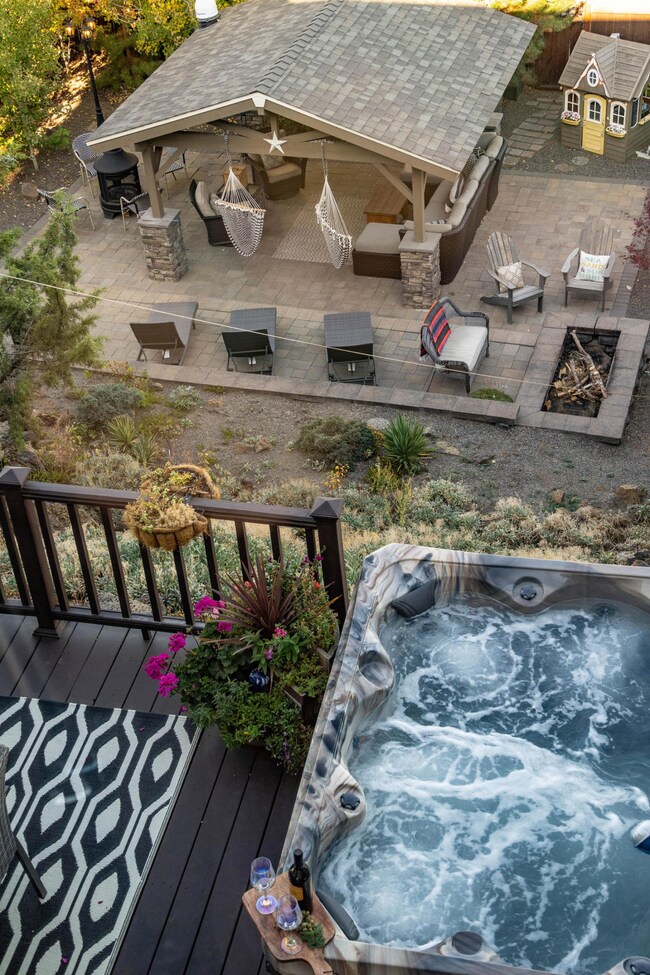 Pic back yard upstairs view