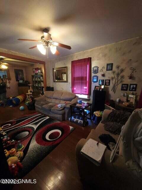 304 3rd St Reeder, ND