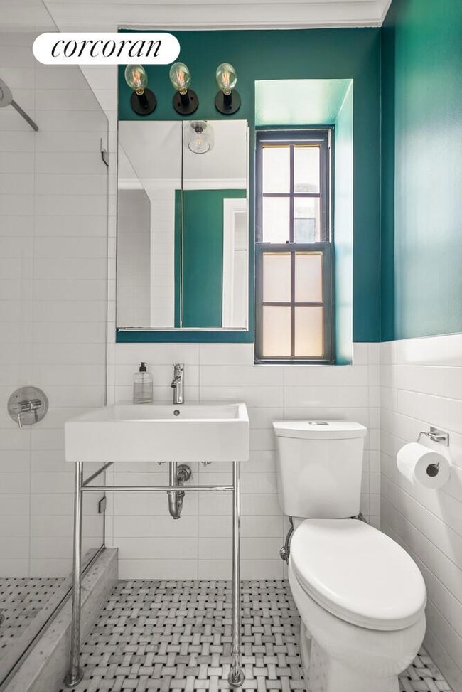 24-51 38th St unit B7, Astoria, NY 11103 - photo 6