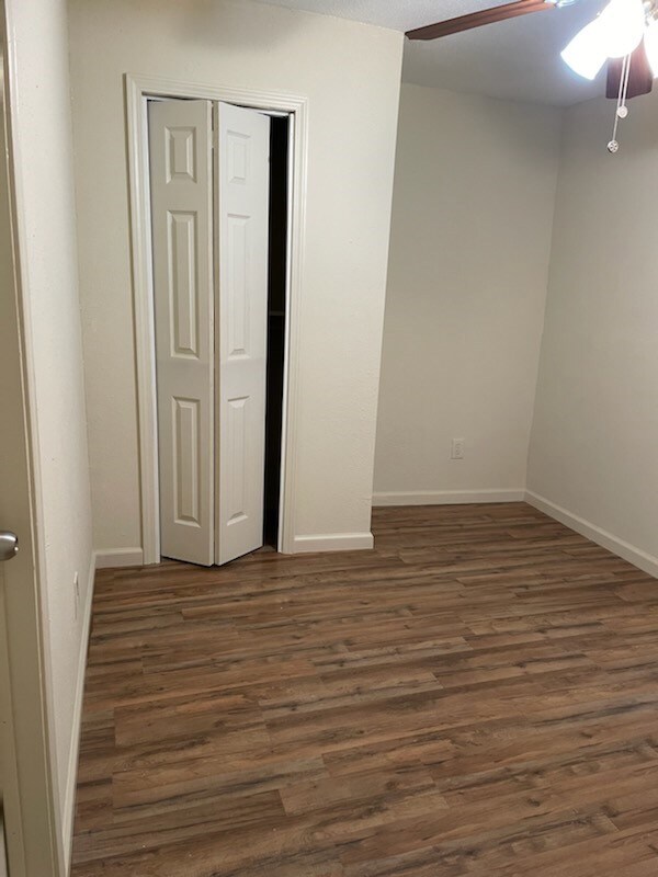 9417 Crofton St, Houston, TX 77016 - photo 7