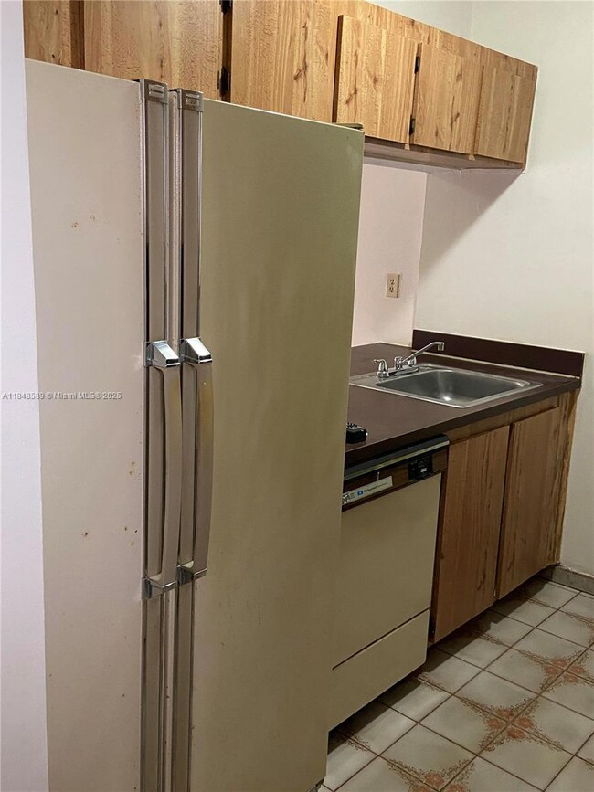 440 E 23rd St unit 1416, Hialeah, FL 33013 - photo 2