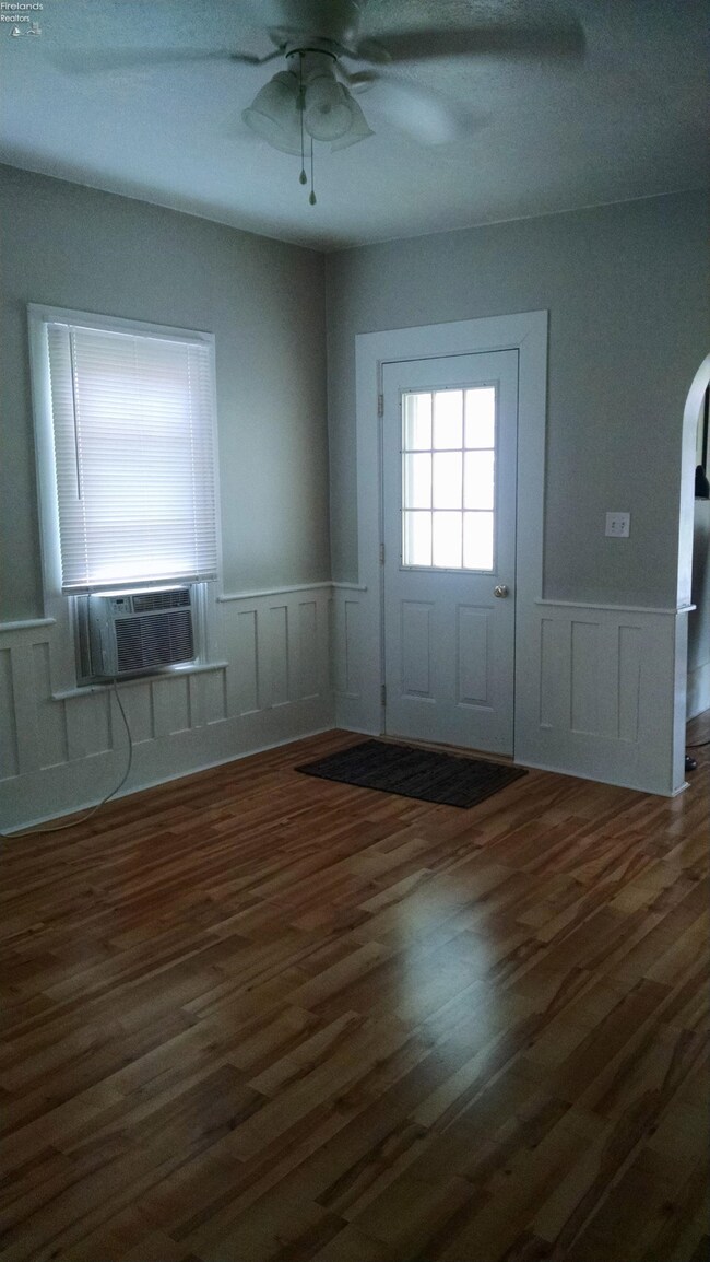 424 W Third (3rd) St, Port Clinton, OH 43452 - photo 7