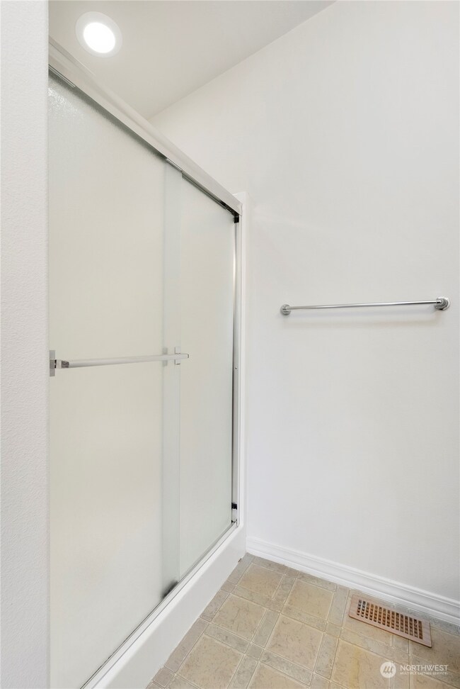 309 Oak St SW, Orting, WA 98360 - photo 7