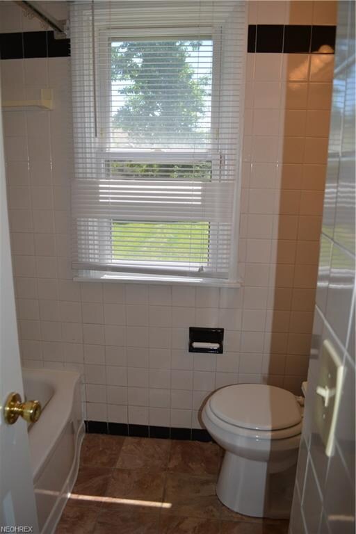 21408 Watson Rd, Maple Heights, OH 44137 - photo 5