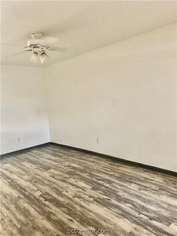 1605 Mossglenn Cir, College Station, TX 77840 - photo 3