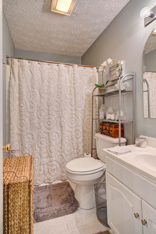 807 Swadley Rd unit 8, Johnson City, TN 37601 - photo 5