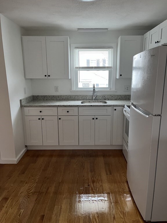 210 Middle St unit d, East Weymouth, MA 02189 - photo 2