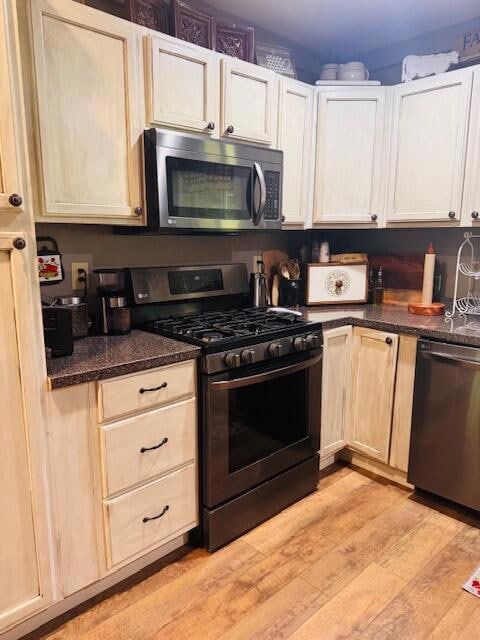 Frost kitchen5