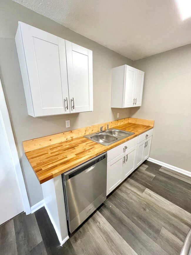 1102 Douglas St, Picayune, MS 39466 - photo 7