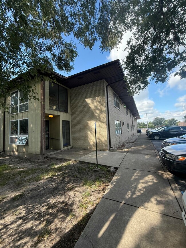 Eagle Ridge Condominium unit 36, Highland, IN 46322 - photo 3