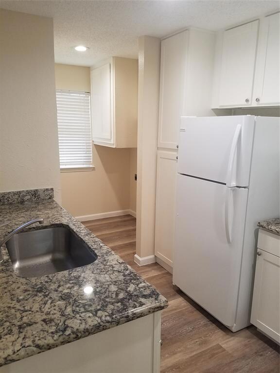 608 Bellaire Dr unit D, Hurst, TX 76053 - photo 4