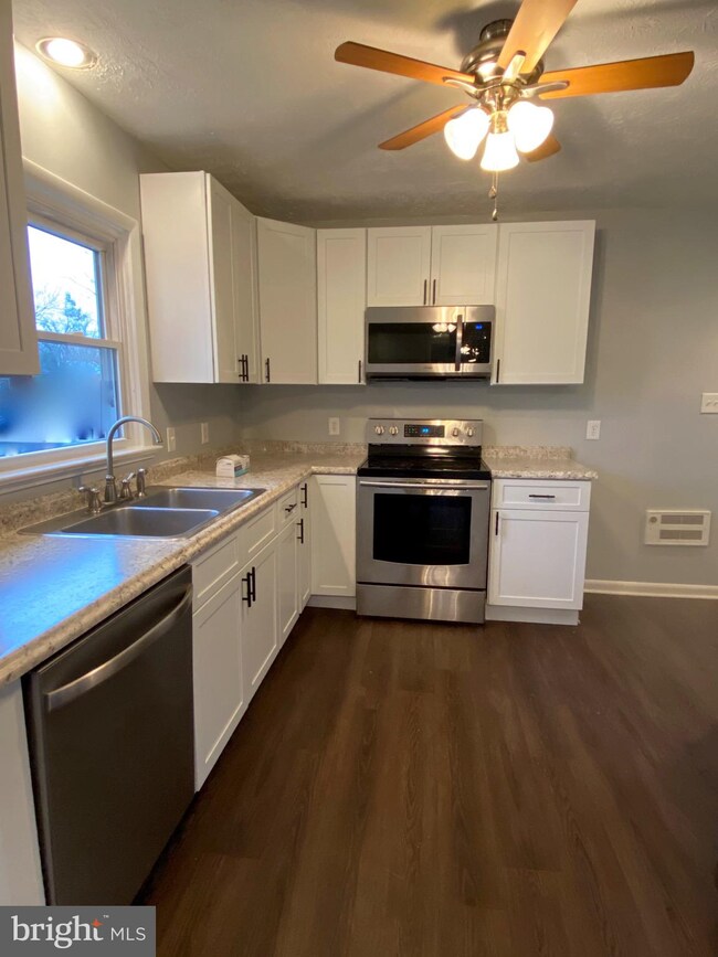 6 W 18th St, Front Royal, VA 22630 - photo 6