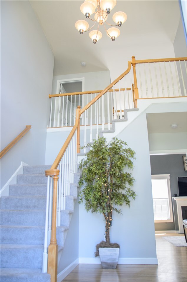 42 Buckingham Dr, Londonderry, NH 03053 - photo 2