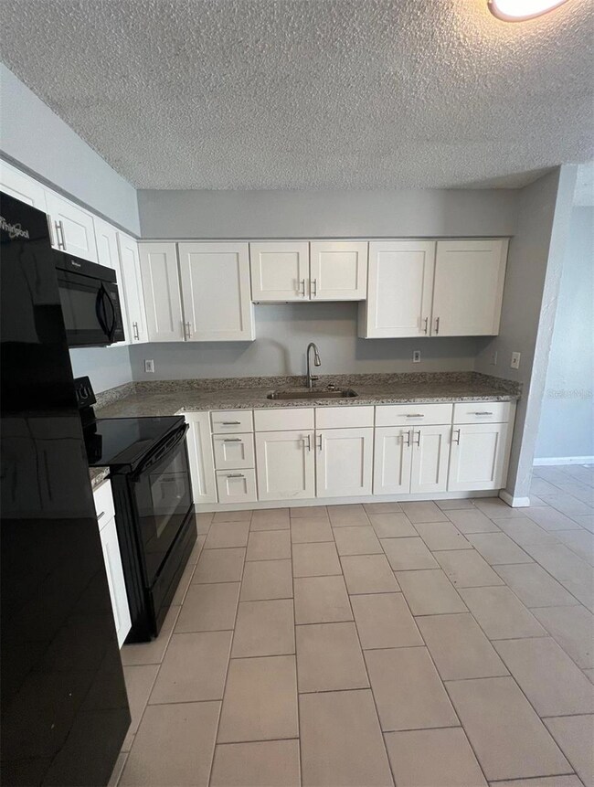 8315 N Marks St unit B, Tampa, FL 33604 - photo 2